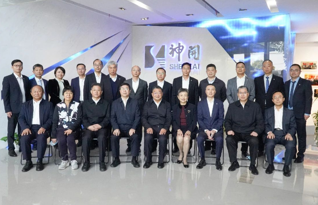 中石化高级副总裁刘宏斌一行益临亿万先生MR参观考察(图6) 中石化高级副总裁刘宏斌一行益临亿万先生MR参观考察(图6)