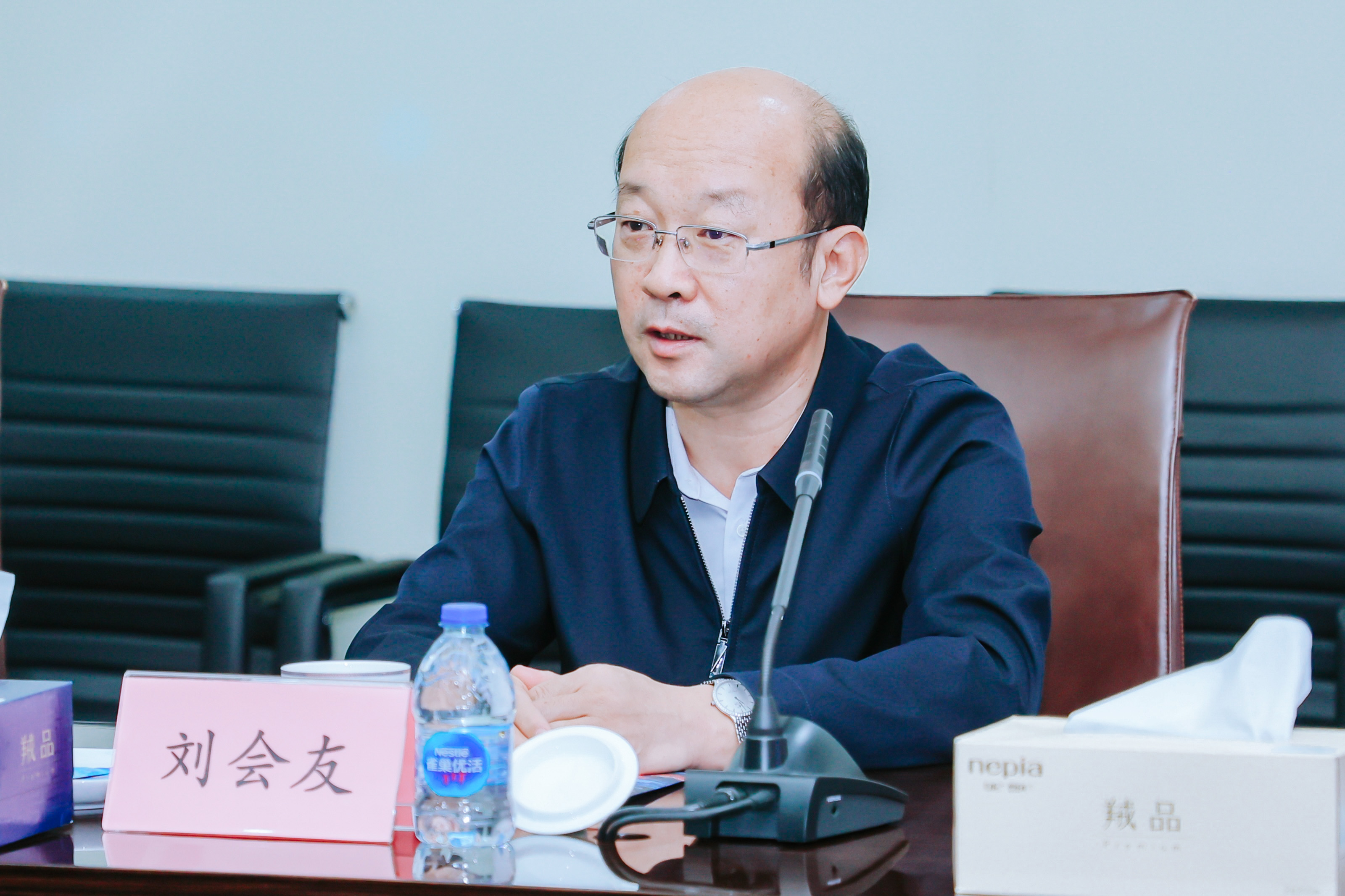 中国石化领导刘会友、张建阔一行莅临亿万先生MR参观考察(图4) 中国石化领导刘会友、张建阔一行莅临亿万先生MR参观考察(图4)
