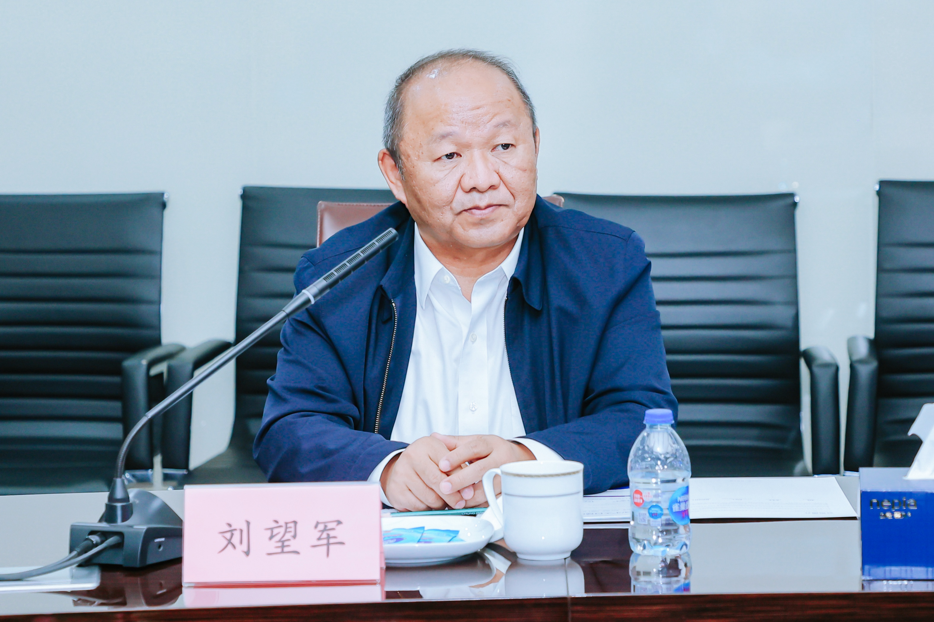 中国石化领导刘会友、张建阔一行莅临亿万先生MR参观考察(图6) 中国石化领导刘会友、张建阔一行莅临亿万先生MR参观考察(图6)