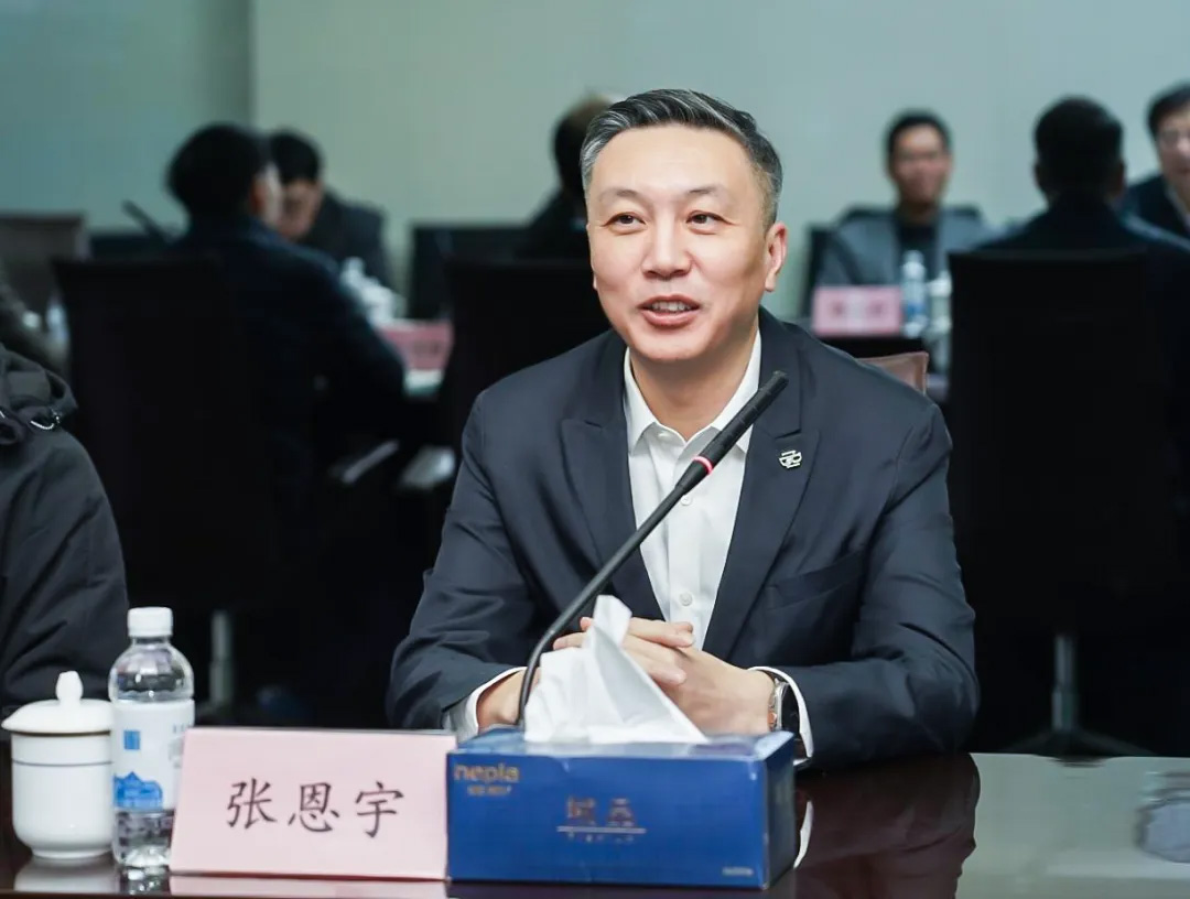 常州大学徐守坤书记、陈海群校长一行莅临亿万先生MR参观考察(图2) 常州大学徐守坤书记、陈海群校长一行莅临亿万先生MR参观考察(图2)