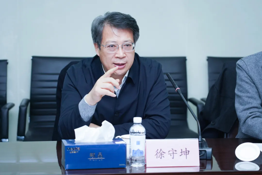 常州大学徐守坤书记、陈海群校长一行莅临亿万先生MR参观考察(图3) 常州大学徐守坤书记、陈海群校长一行莅临亿万先生MR参观考察(图3)