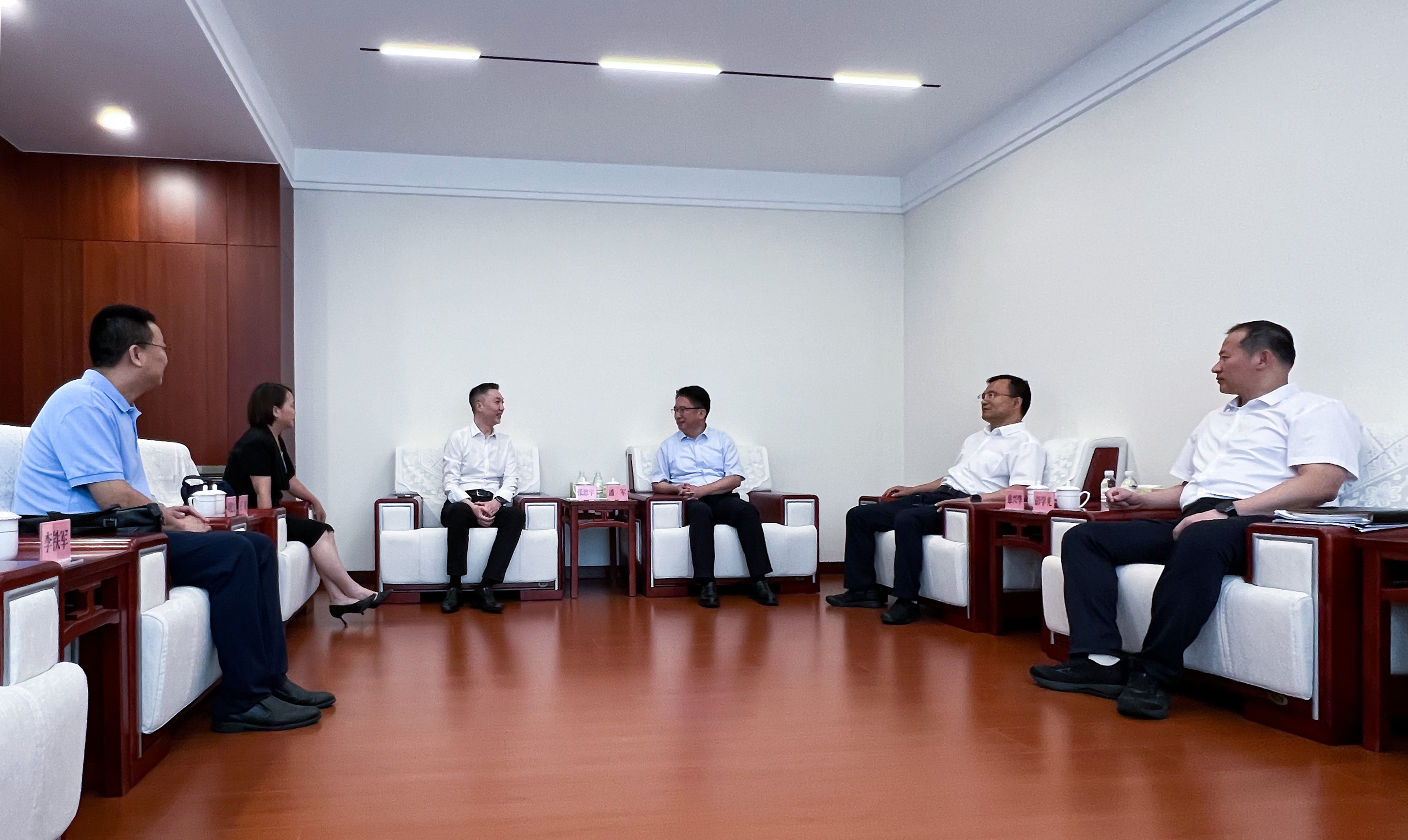 亿万先生MR股份总裁一行赴中石化经纬有限公司交流(图1) 亿万先生MR股份总裁一行赴中石化经纬有限公司交流(图1)